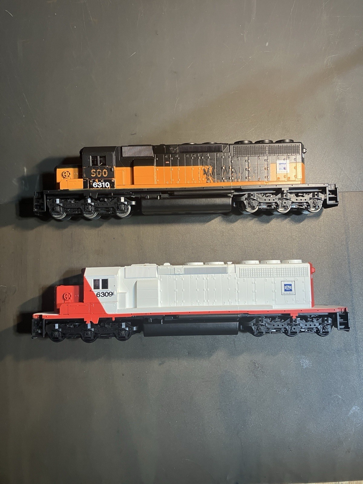 ATHEARN HO SD40-2 Special Edition Soo Line Milwaukee Diesel Engines 6309 6310