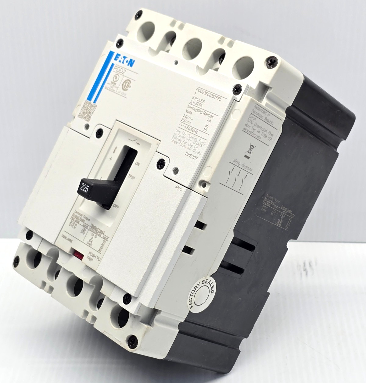 New Takeout Eaton 225 Amp Circuit Breaker 240 VAC 3 Pole 35 kA PDD23F0225TFFL New Takeout Eaton 225 Amp Circuit Breaker 240 VAC 3 Pole 35 kA PDD23F0225TFFL