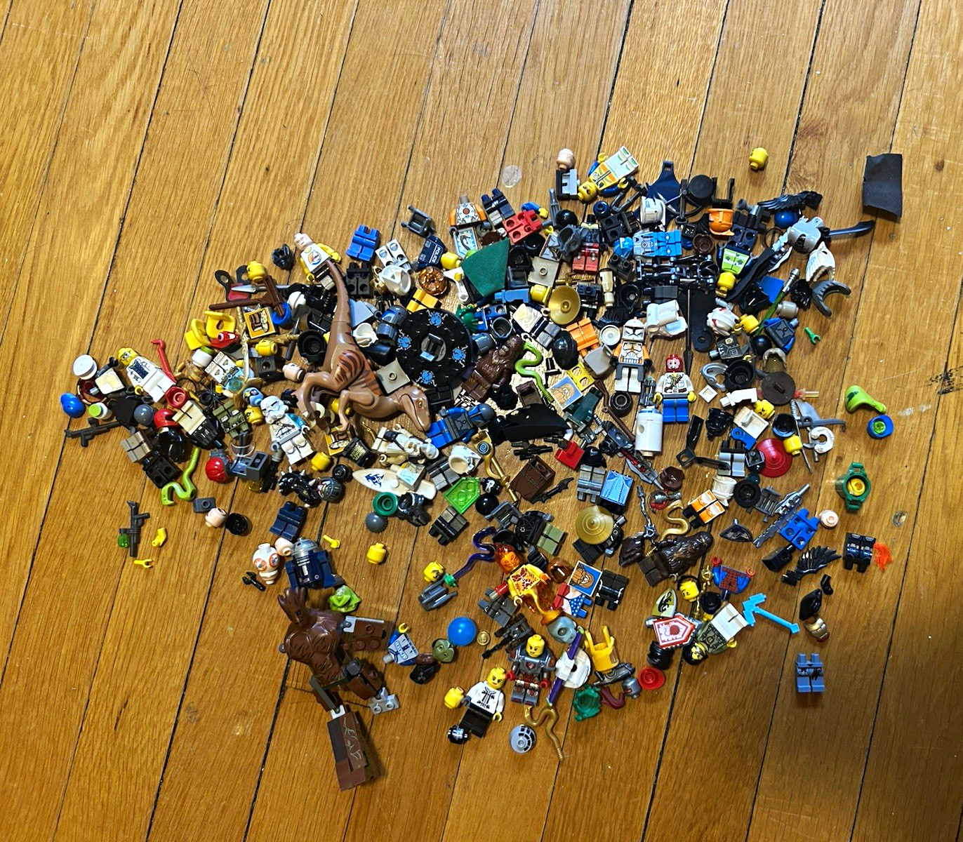 LEGO Minifigure Mixed Lot Assorted Minifigures & Parts LEGO Minifigure Mixed Lot Assorted Minifigures & Parts