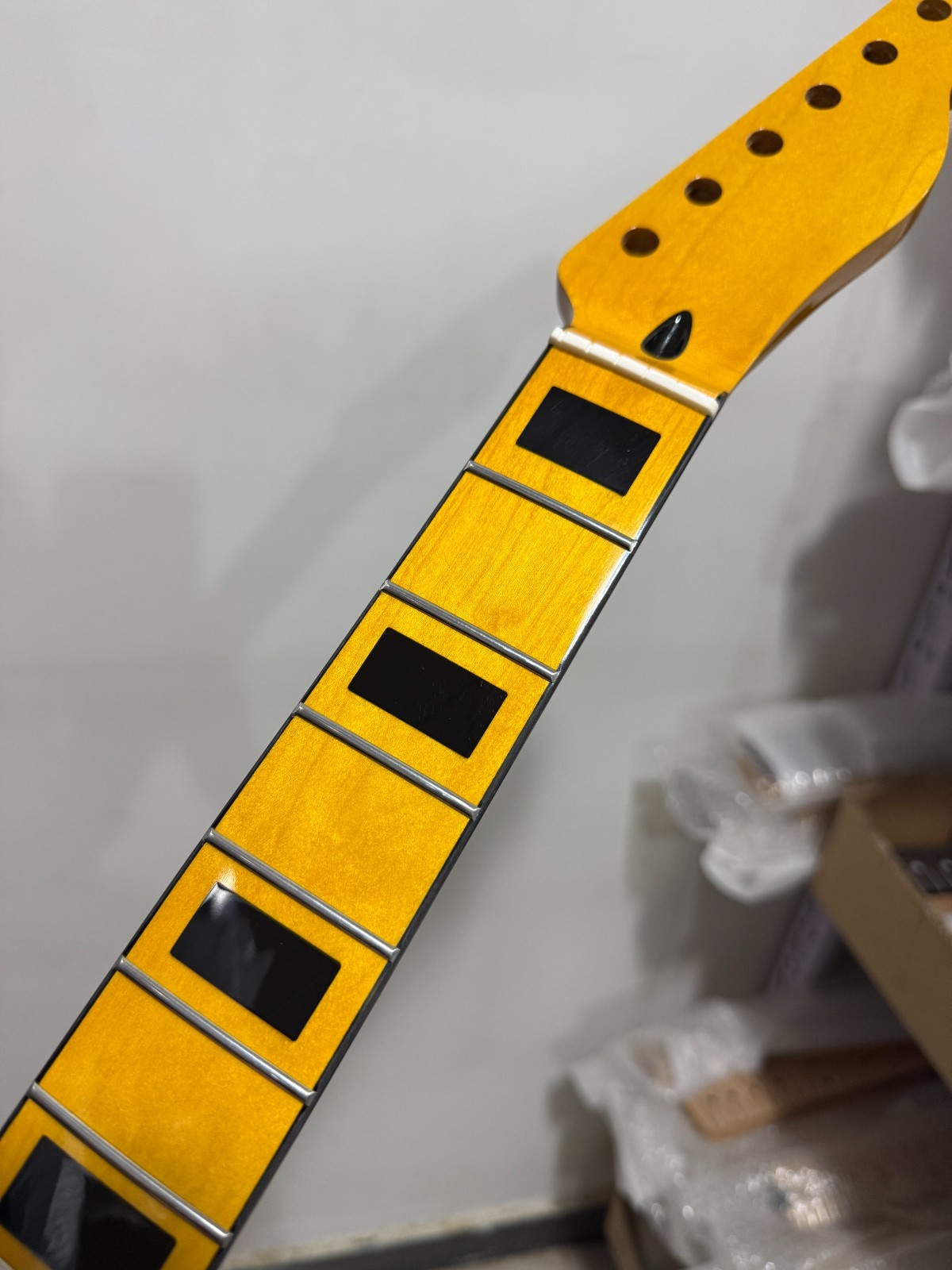 Black Block 22 fret Gloss 25.5in Yellow Maple electric guitar neck parts Black Block 22 fret Gloss 25.5in Yellow Maple electric guitar neck parts