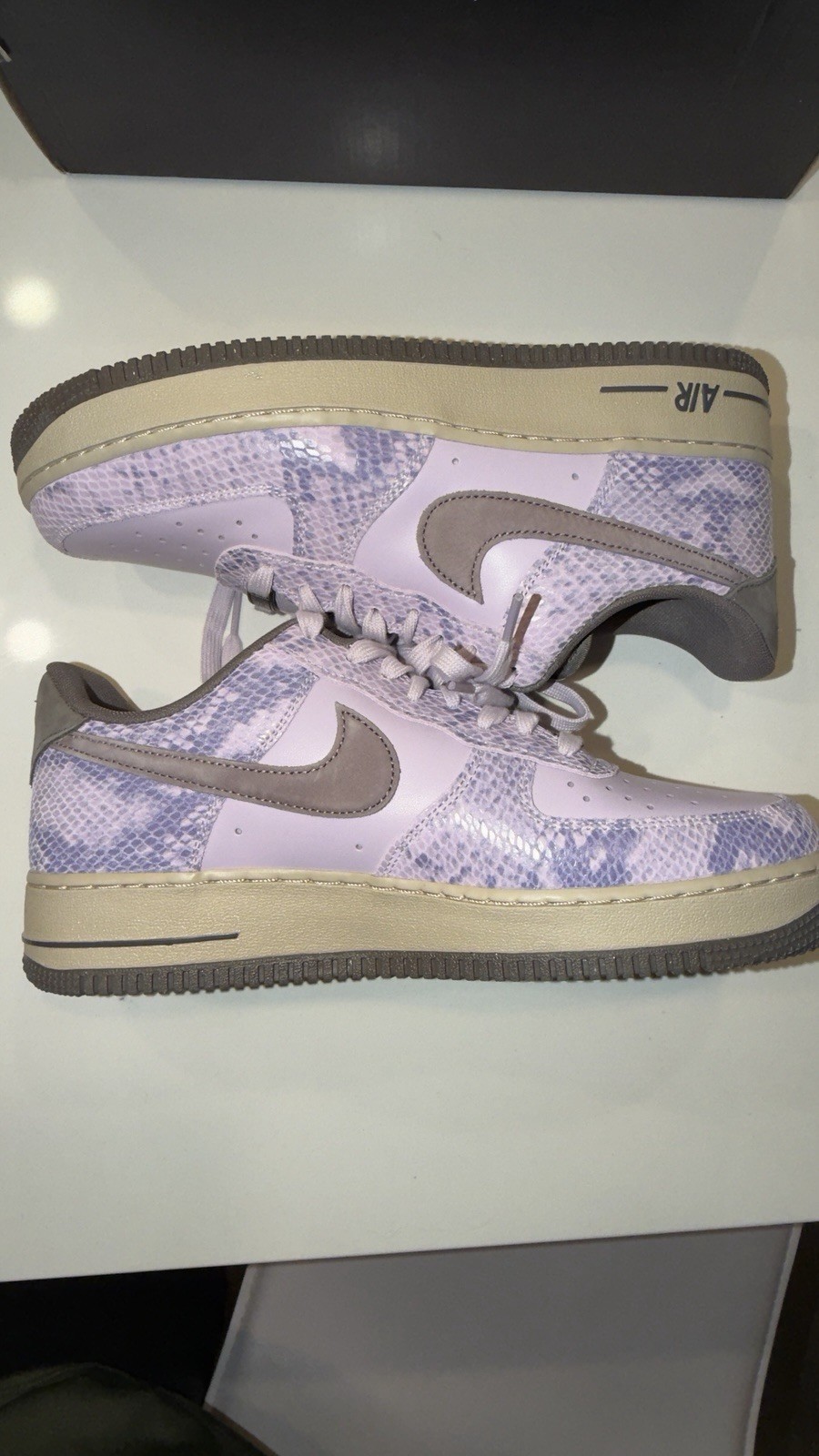 Nike Air Force 1 Low Top Men\'s Purple Snakeskin Pattern Sneakers.