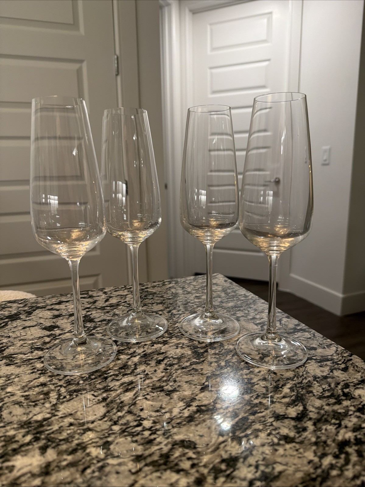 Fitz and Floyd 9.25in Champagne Flutes Sparkling Wine Glasses Marked FF Set of 4 Fitz and Floyd 9.25in Champagne Flutes Sparkling Wine Glasses Marked FF Set of 4