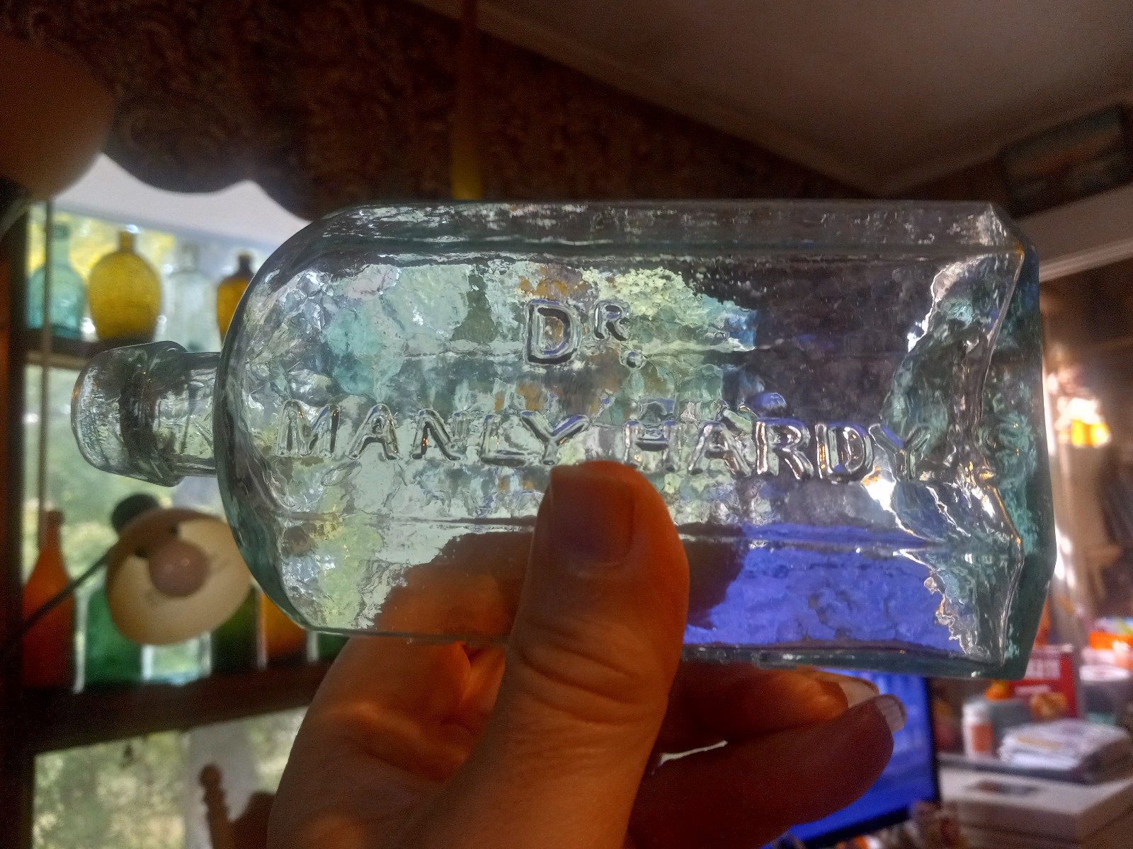 DR. MANLY HARDY'S GENUINE JAUNDICE BITTERS BANGOR ME. RARE OPEN PONTIL BOTTLE