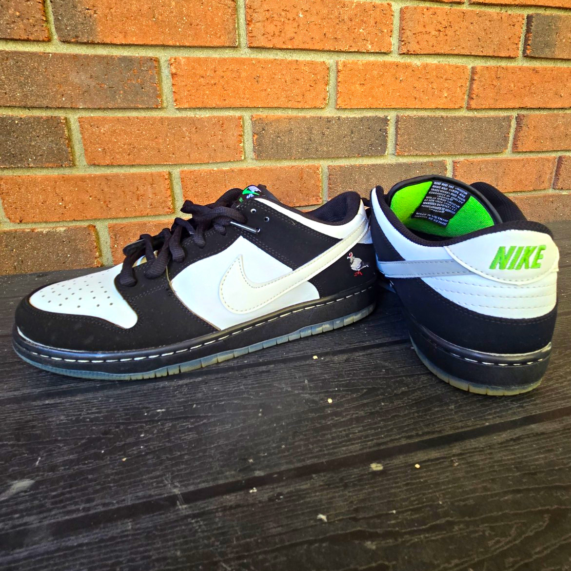 Nike SB Dunk Low Pro x Jeff Staple Panda Pigeon Black/White/Green Nike SB Dunk Low Pro x Jeff Staple Panda Pigeon Black/White/Green