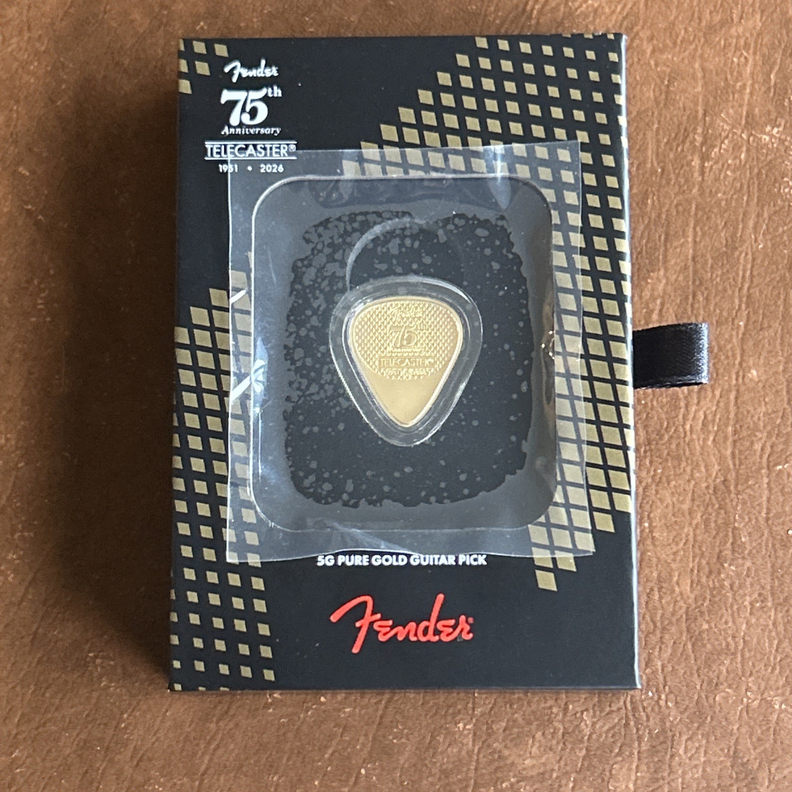Pamp Suisse Fender 75th Telecaster Guitar Pick 5 Gram Gold Coin in Assay Card Pamp Suisse Fender 75th Telecaster Guitar Pick 5 Gram Gold Coin in Assay Card