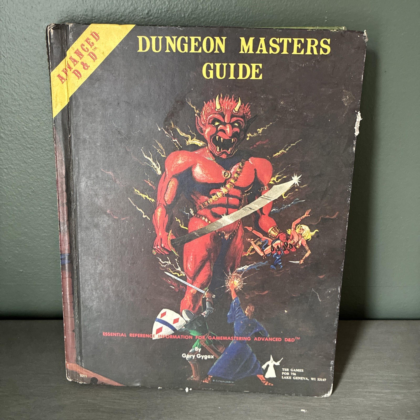 AD&D 1ST EDITION - DUNGEON MASTERS GUIDE RARE 1979 Revised HARDCOVER AD&D 1ST EDITION - DUNGEON MASTERS GUIDE RARE 1979 Revised HARDCOVER