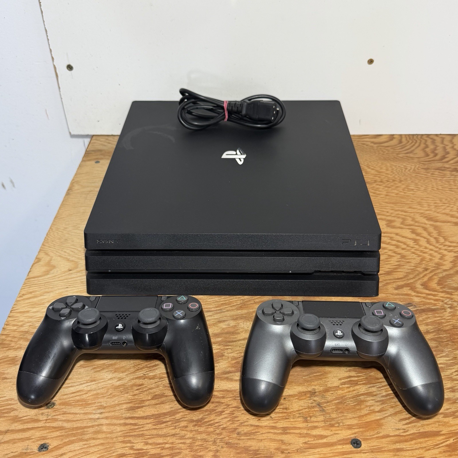 Sony PlayStation 4 PS4 Pro 1TB Black Console CUH-7215B W/ 2 Controllers