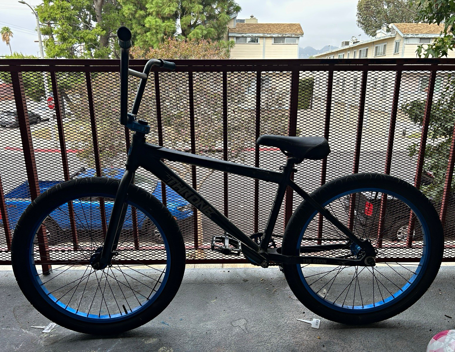 Chrome The Goon 29 in BMX Bike Black/Blue BMX Bar 1 Speed No Suspension Chrome The Goon 29 in BMX Bike Black/Blue BMX Bar 1 Speed No Suspension