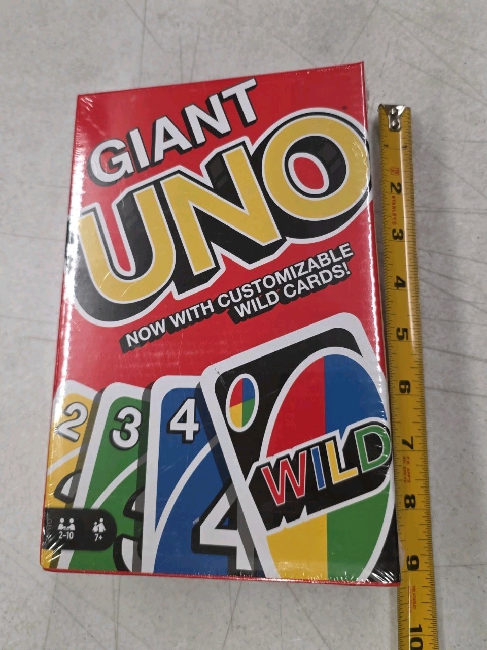 Mattel Games UNO Classic Giant Card Game  GPJ46 Family Card Game Oversized Cards