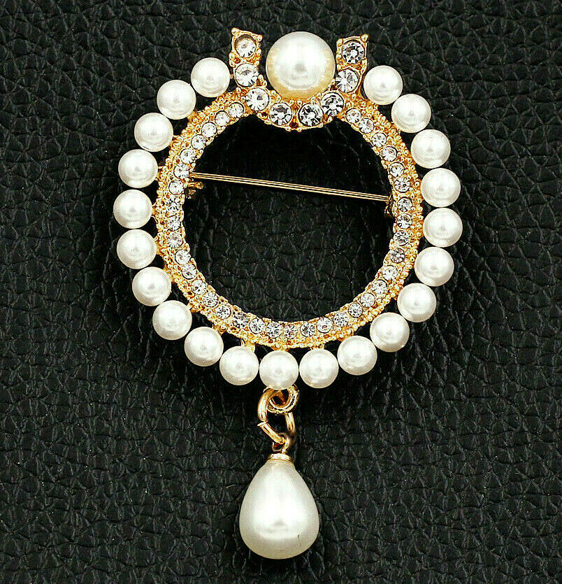 Sophisticated PEARL & RHINESTONE Dangle Brooch Retro Vintage Style and Design Sophisticated PEARL & RHINESTONE Dangle Brooch Retro Vintage Style and Design
