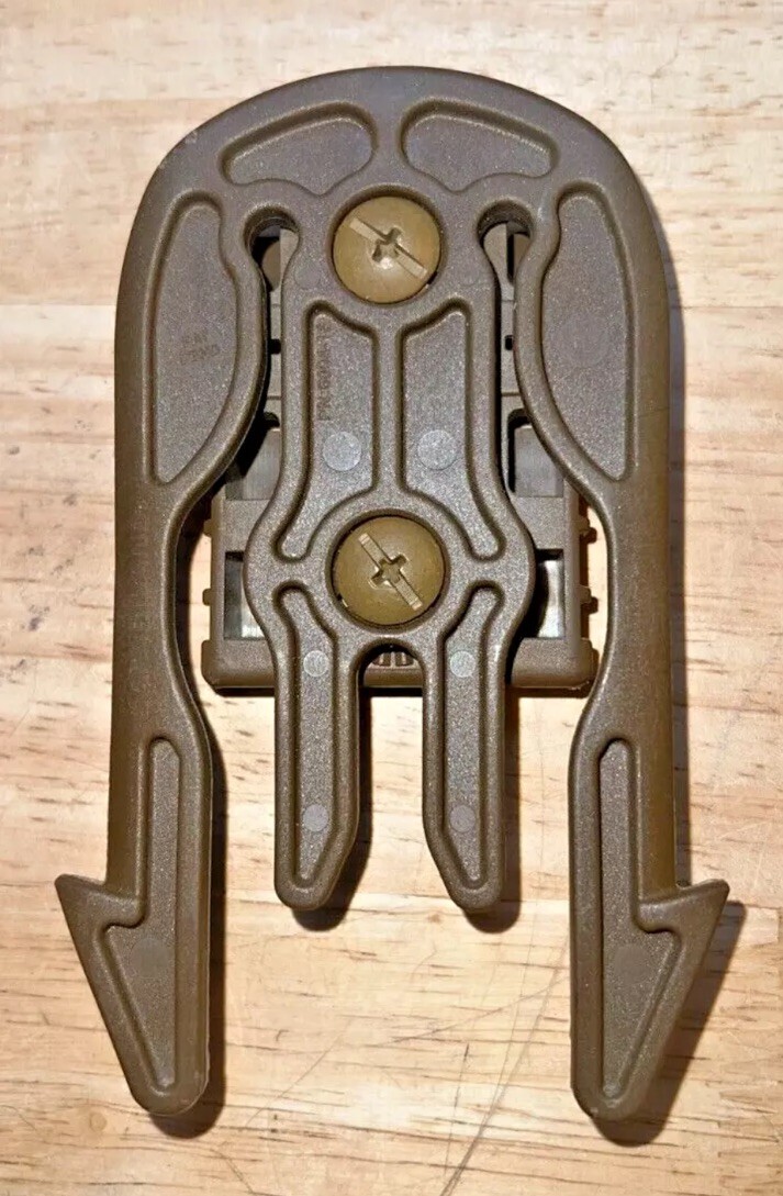 NEW Safariland MLS 16 (6004-16) MOLLE Locking Fork w/ ELS receiver plate coyote