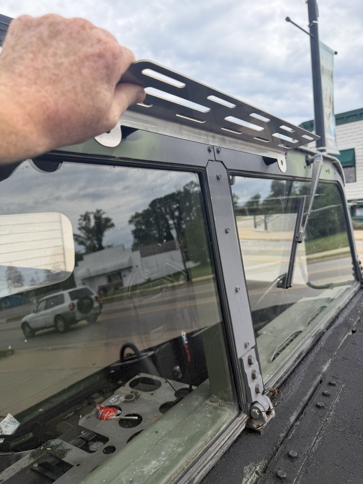 LIGHT BAR MOUNTING BRACKET FOR HMMWV/ HUMVEE / H1 M998 M1123 M1045 Stainless LIGHT BAR MOUNTING BRACKET FOR HMMWV/ HUMVEE / H1 M998 M1123 M1045 Stainless