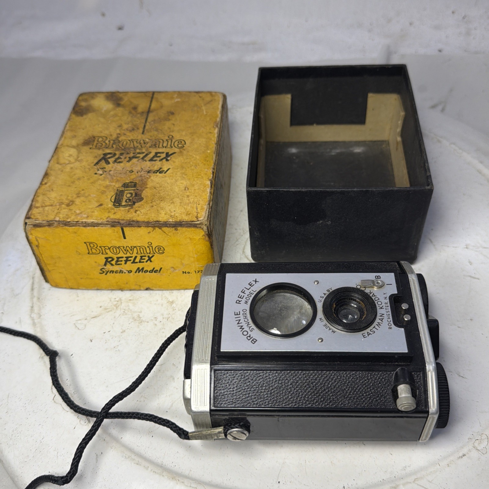 Old Vintage Brownie Reflex Synchro Model Camera