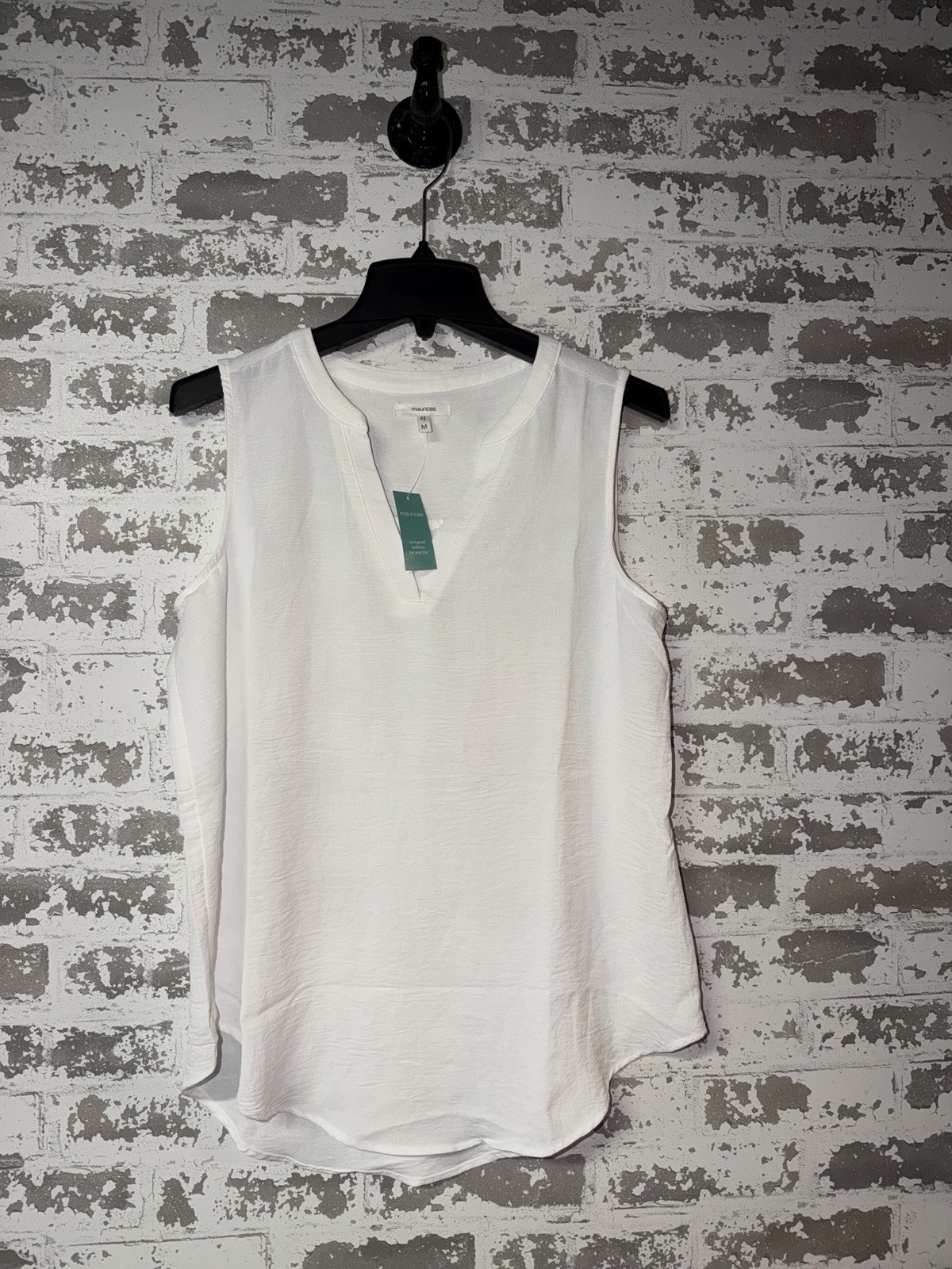 NWT maurices Sleeveless V Neck Blouse Top - Business Professional - White - M NWT maurices Sleeveless V Neck Blouse Top - Business Professional - White - M