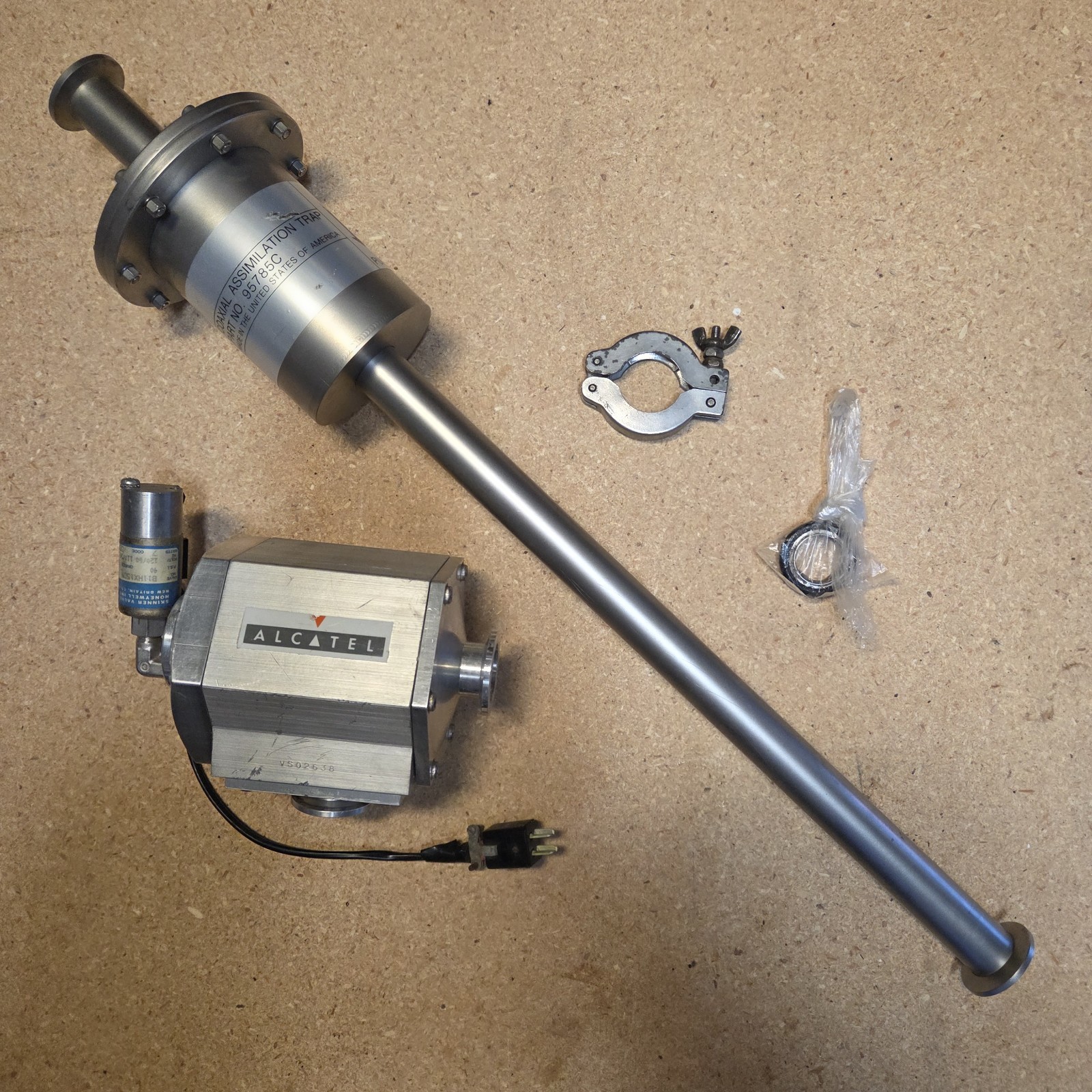 Alcatel Adixen VS04820 95785C Actuator & Coaxial Assimilation Trap Alcatel Adixen VS04820 95785C Actuator & Coaxial Assimilation Trap