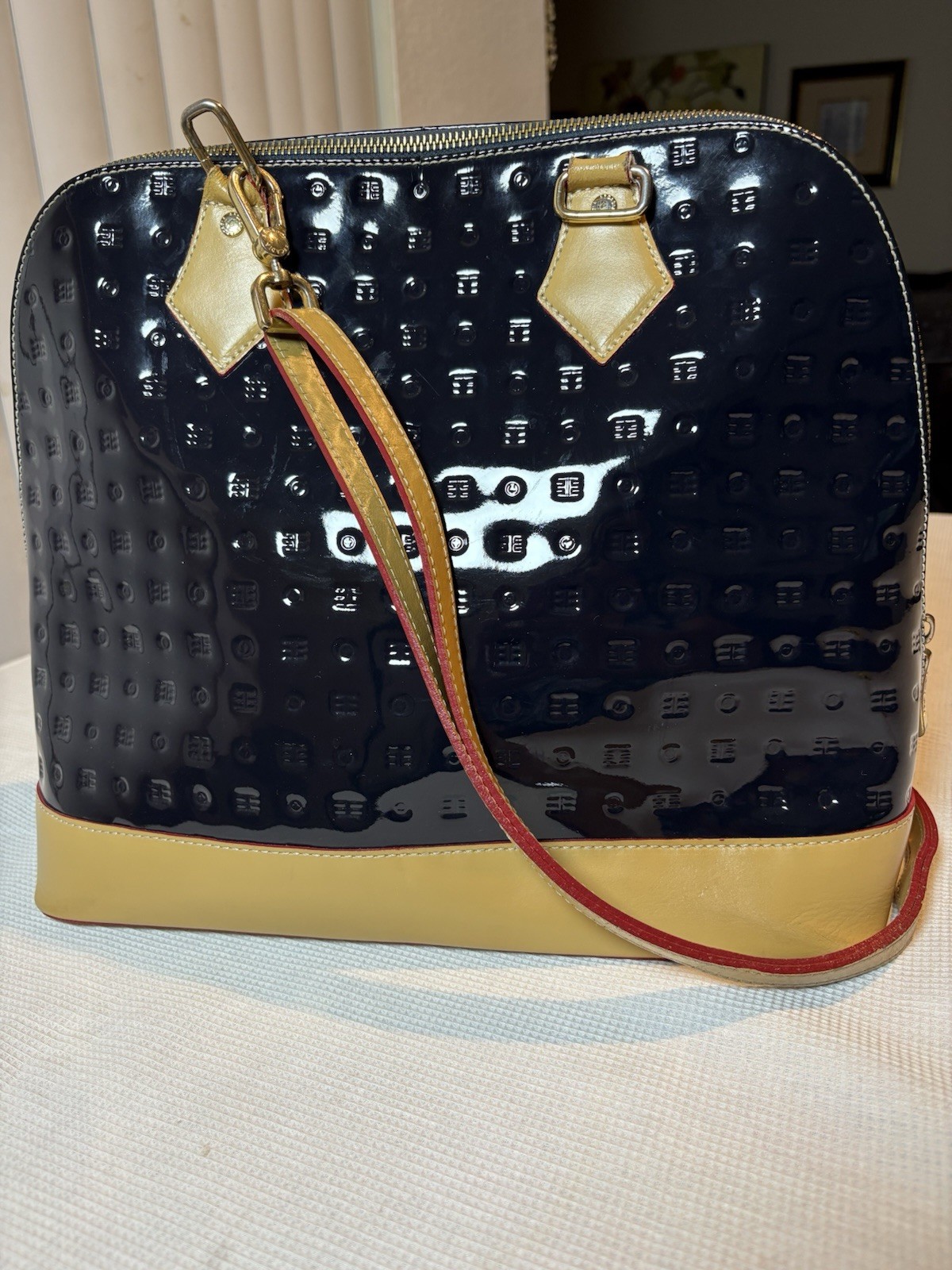 Arcadia Navy Patent Leather Dome Bag Tan Trim Italy Missing Top Handles