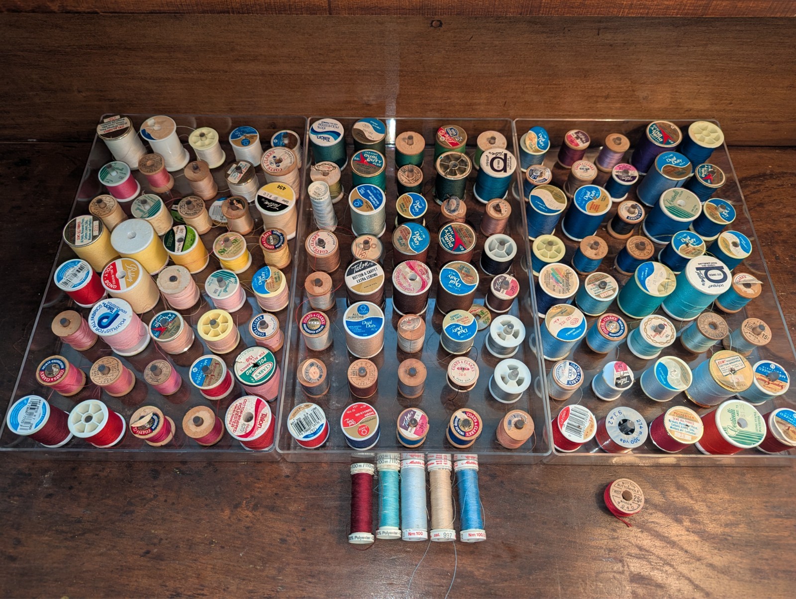 Mixed Lot of 126 Vtg to Now THREAD SPOOLS Variety of Colors Brands Quantities +