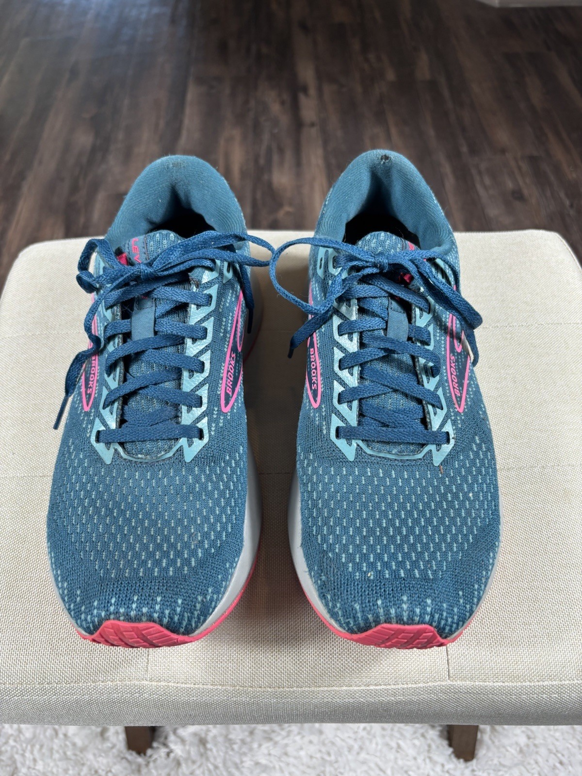 Brooks Levitate Women\'s Size 8 Teal/Pink Running Athletic Shoes Brooks Levitate Women\'s Size 8 Teal/Pink Running Athletic Shoes