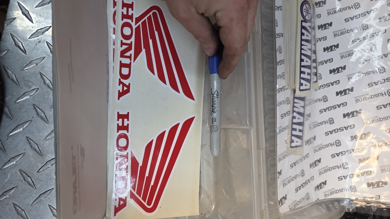 Vintage Honda Wing Logo Decal Sticker Pair Red White Motorcycle NOS Vintage Honda Wing Logo Decal Sticker Pair Red White Motorcycle NOS