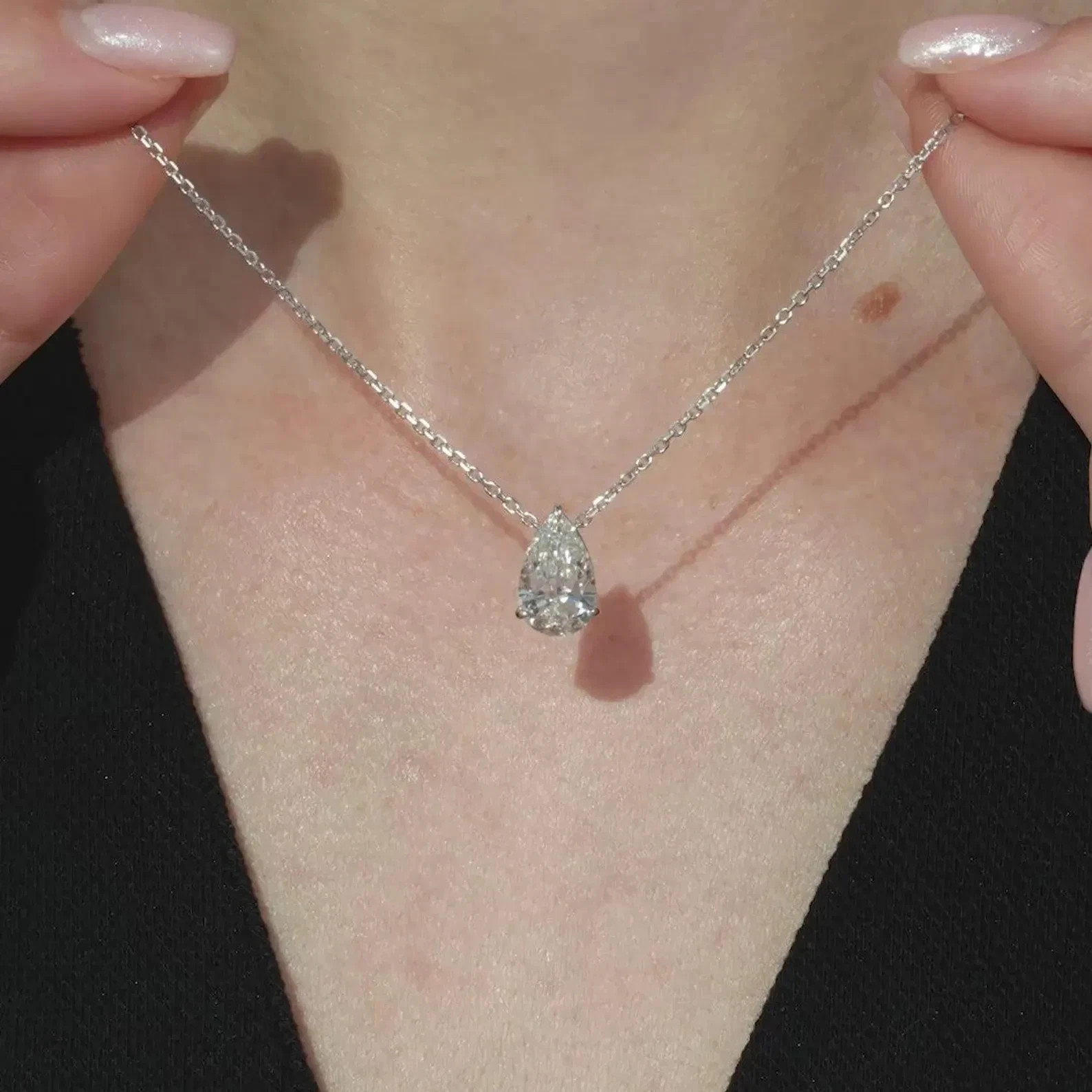 2Ct Pear Cut EF-VS Lab Grown Diamond Solitaire Pendant 14k Yellow Gold 16\