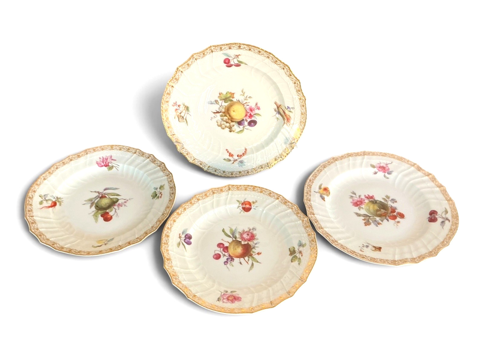 4 KPM Berlin Fruit Plates Neuosier Pattern 8.5 Hand Painted Flawless (2) 4 KPM Berlin Fruit Plates Neuosier Pattern 8.5 Hand Painted Flawless (2)