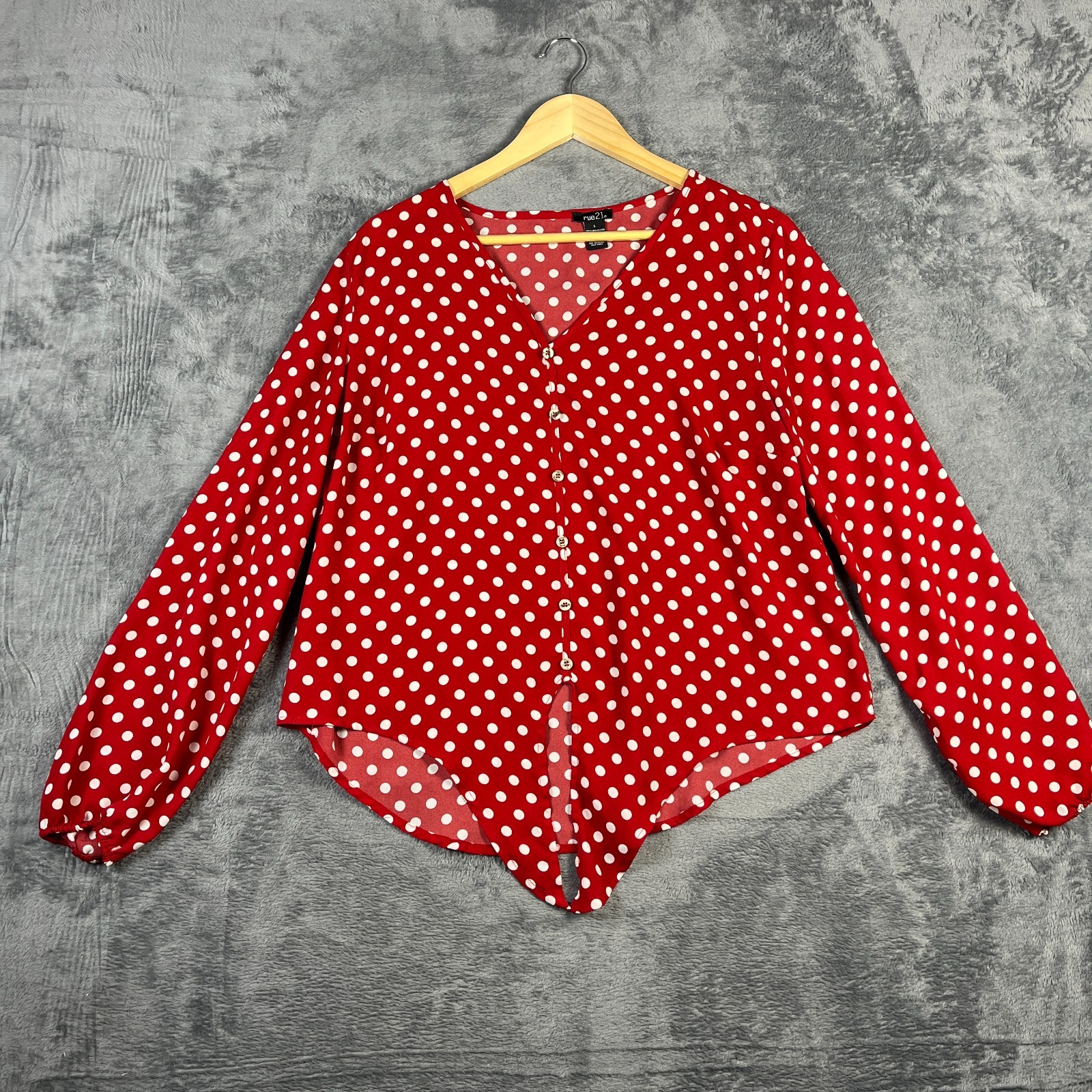 Rue21 Blouse Womens Large Red White Polka Dot Knotted Hem Curved Button Front Rue21 Blouse Womens Large Red White Polka Dot Knotted Hem Curved Button Front