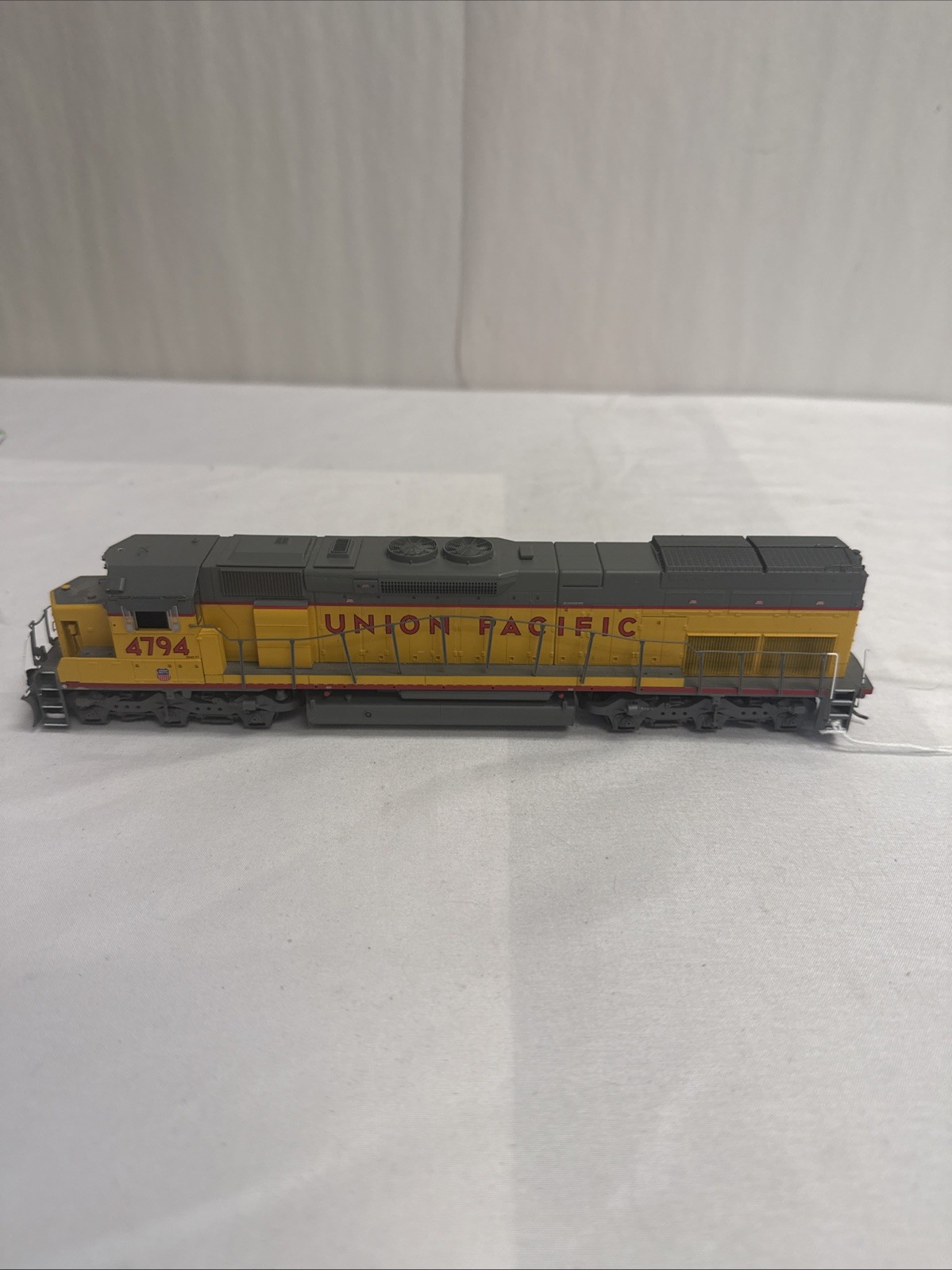 Union Pacific Diesel Locomotive 4794 HO Scale-91640 NB Union Pacific Diesel Locomotive 4794 HO Scale-91640 NB