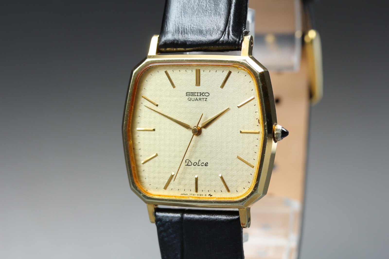 Vintage 1988 [Near MINT] Seiko Dolce 7731-5120 Gold Quartz 28mm Mens Watch JAPAN