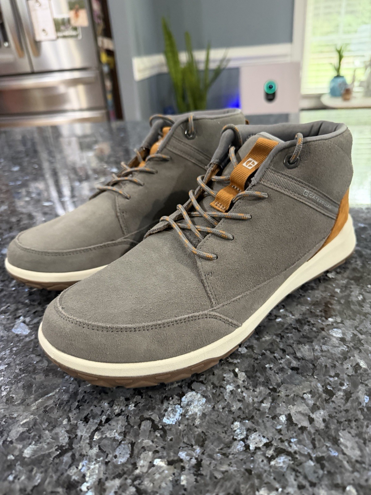CAT Caterpillar Men’s Size 10 Gray Orange Suede Mid Top Sneakers Shoes New