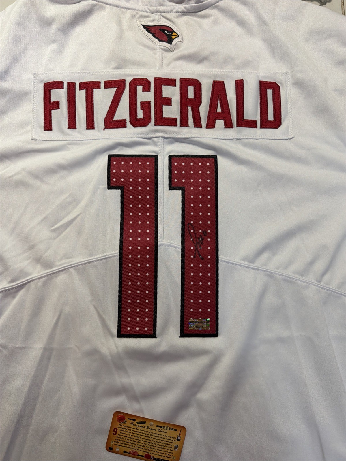 ARIZONA CARDINALS LARRY FITZGERALD #11 SIGNED FOOTBALL JERSEY W/ AUTHENTICATION ARIZONA CARDINALS LARRY FITZGERALD #11 SIGNED FOOTBALL JERSEY W/ AUTHENTICATION