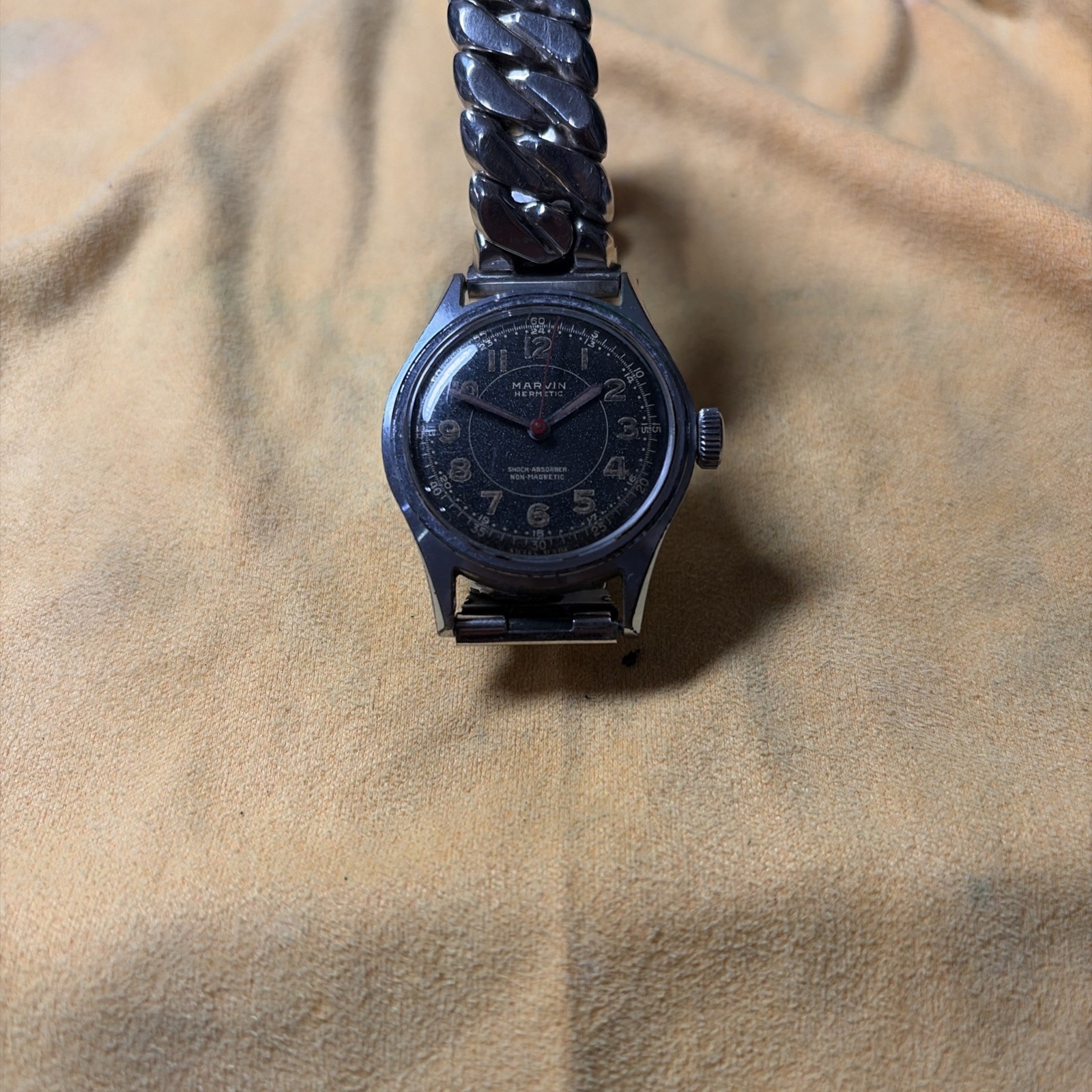 RARE Circa 1945 Marvin Hermetic Military Swiss Made Wristwatch Running RARE Circa 1945 Marvin Hermetic Military Swiss Made Wristwatch Running