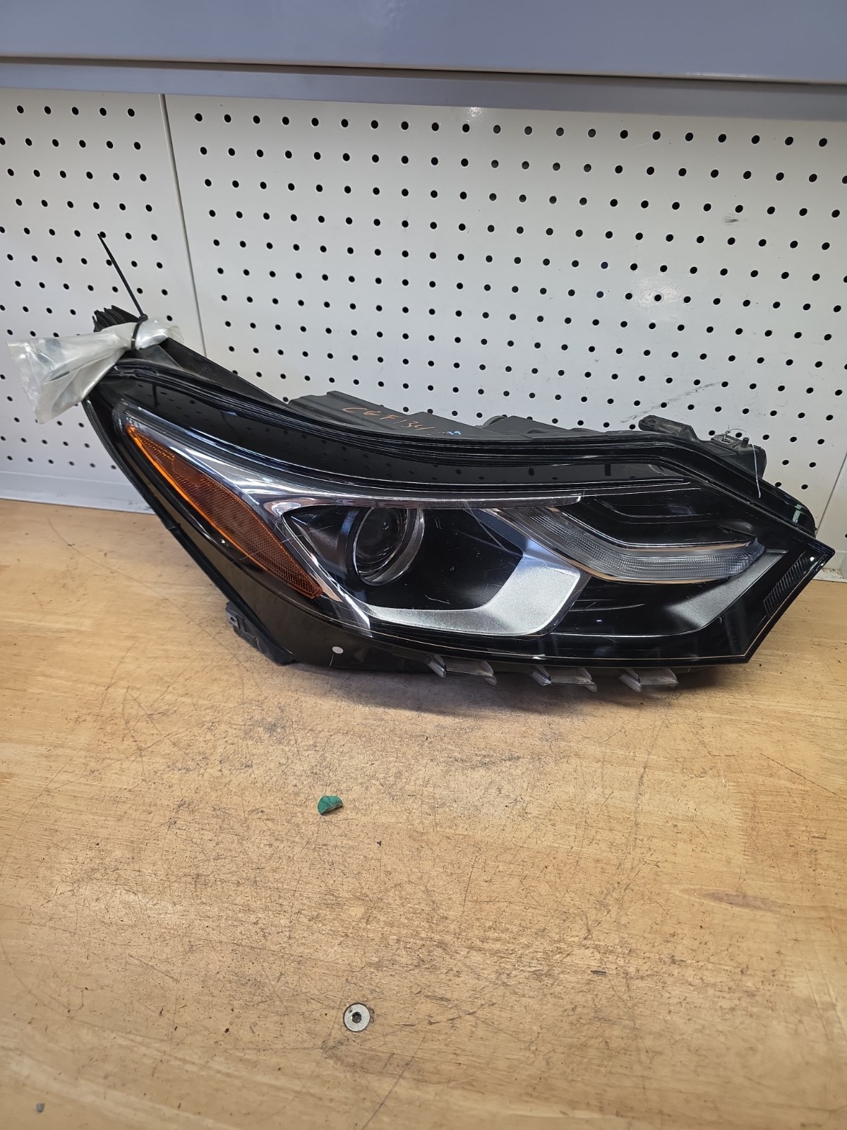 2018-2021 Chevrolet Equinox Headlight Right Passenger Side Xenon HID w/ LED OEM 