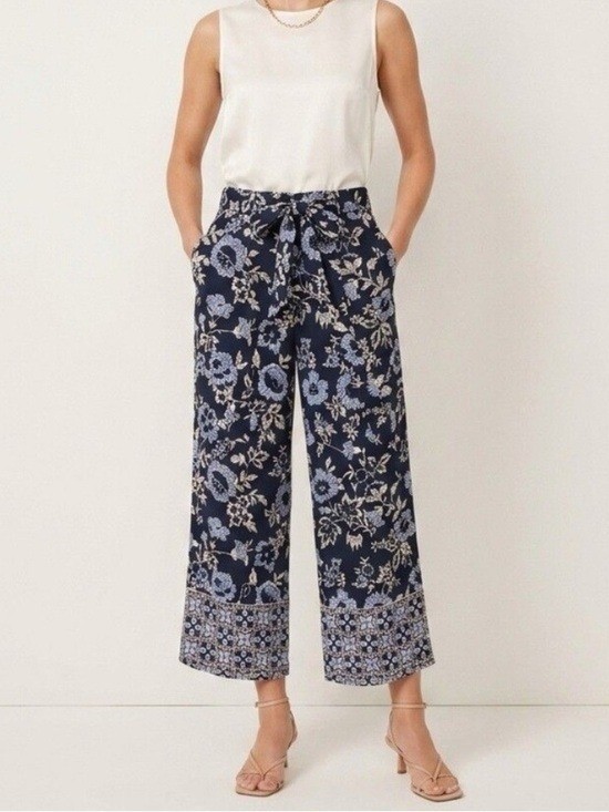 LOFT Women’s Size Large Wide Leg Crop Pants Navy Blue Floral Tie Waist NEW LOFT Women’s Size Large Wide Leg Crop Pants Navy Blue Floral Tie Waist NEW