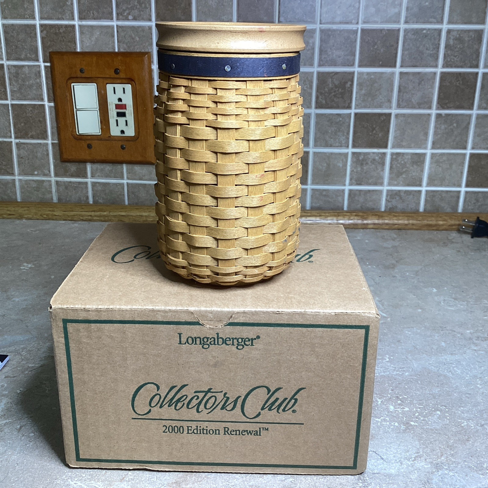 Longaberger Collectors Club JW Miniature RENEWAL BASKET - Liner, Protecter NEW Longaberger Collectors Club JW Miniature RENEWAL BASKET - Liner, Protecter NEW