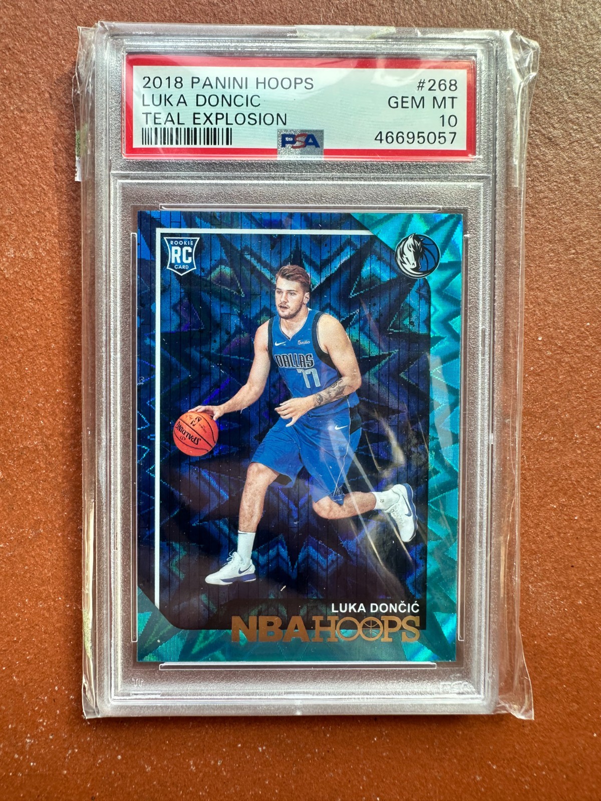 2018-19 Panini NBA Hoops Teal Explosion Luka Doncic #268 ROOKIE RC PSA 10 GEM