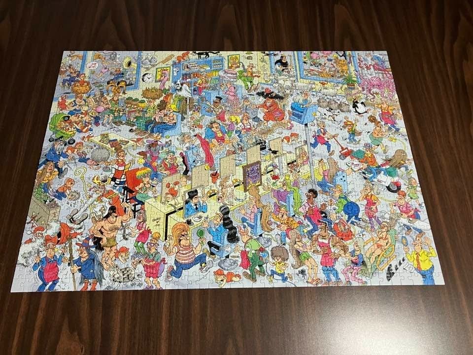 Jumbo Jan Van Haasteren * AT THE HAIRDRESSERS * JVH 1000 piece Jigsaw Puzzle Jumbo Jan Van Haasteren * AT THE HAIRDRESSERS * JVH 1000 piece Jigsaw Puzzle