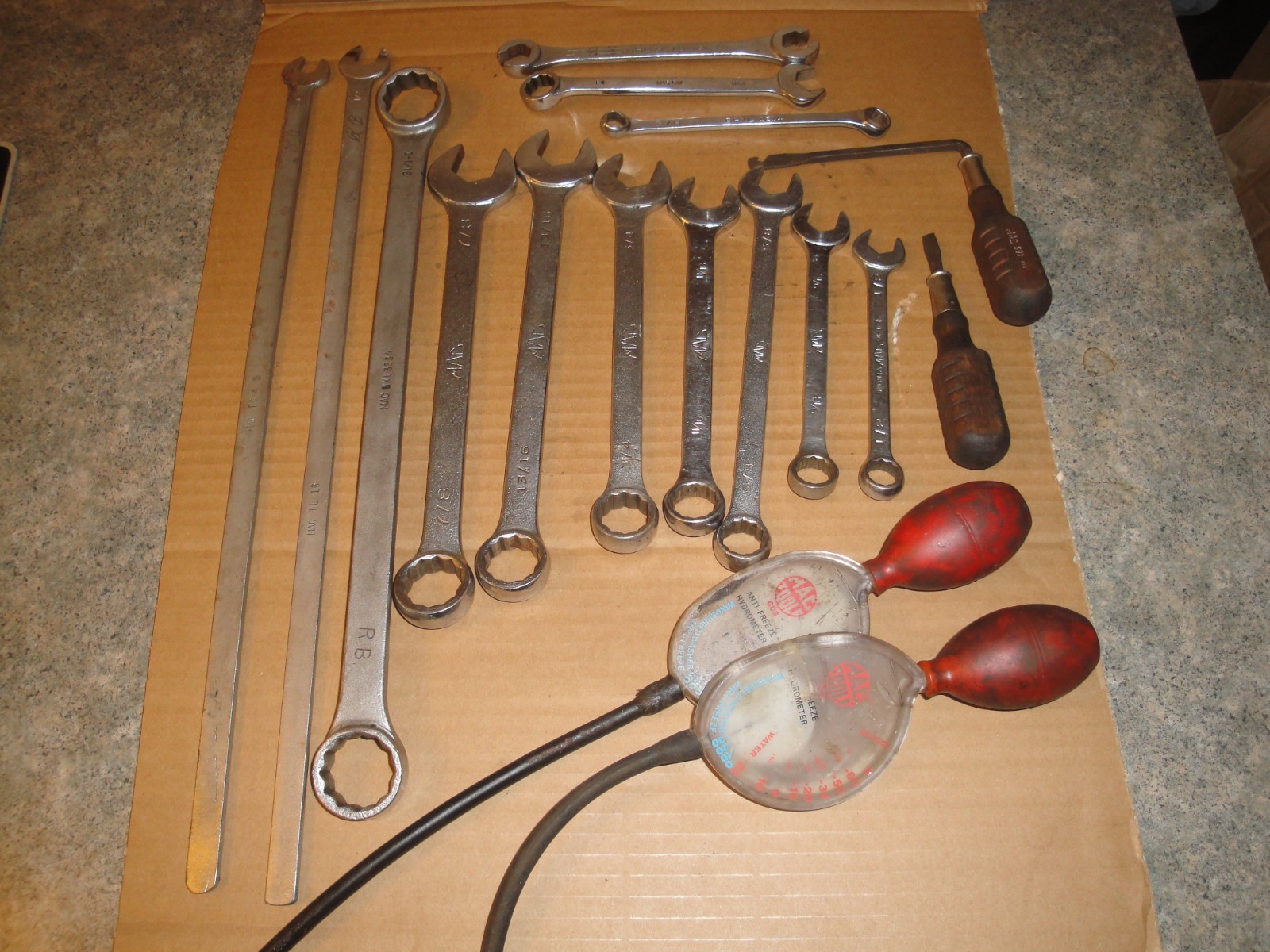 MAC TOOLS  Assortment Wrenches and other  Lot of 17 pieces