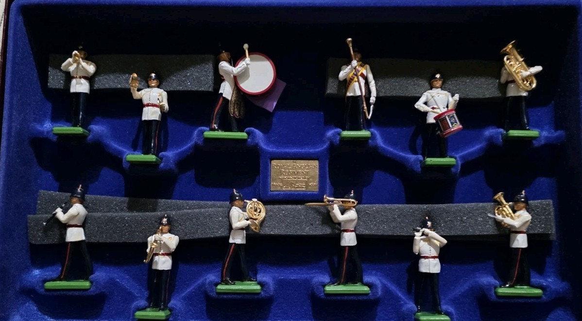Britains 5294 Royal Anglian Regimental Band Lim Ed 1796/5000 NIB MINT COA