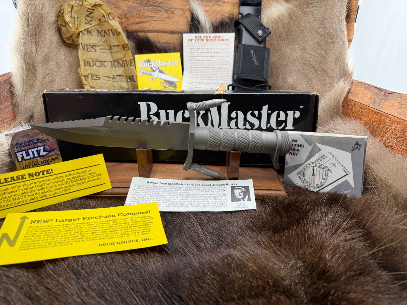 1984 Model Buck 184 BuckMaster Knife With Factory Sheath Factory Papers Mint \