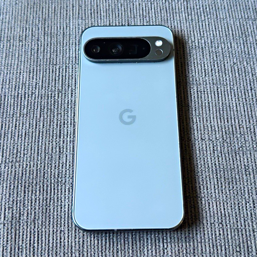 Google Pixel 9 Pro XL Silver Dual SIM (SIM+eSIM) Android 17 50MP USB-C (cracked) Google Pixel 9 Pro XL Silver Dual SIM (SIM+eSIM) Android 17 50MP USB-C (cracked)