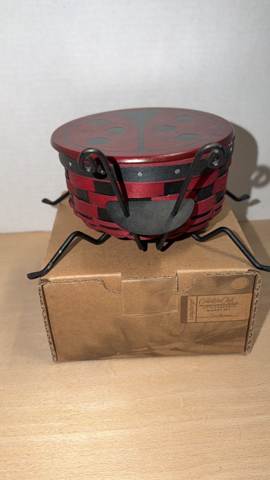 Longaberger Collectors Club 2009 Little Ladybug Basket Lid Protector Metal Legs