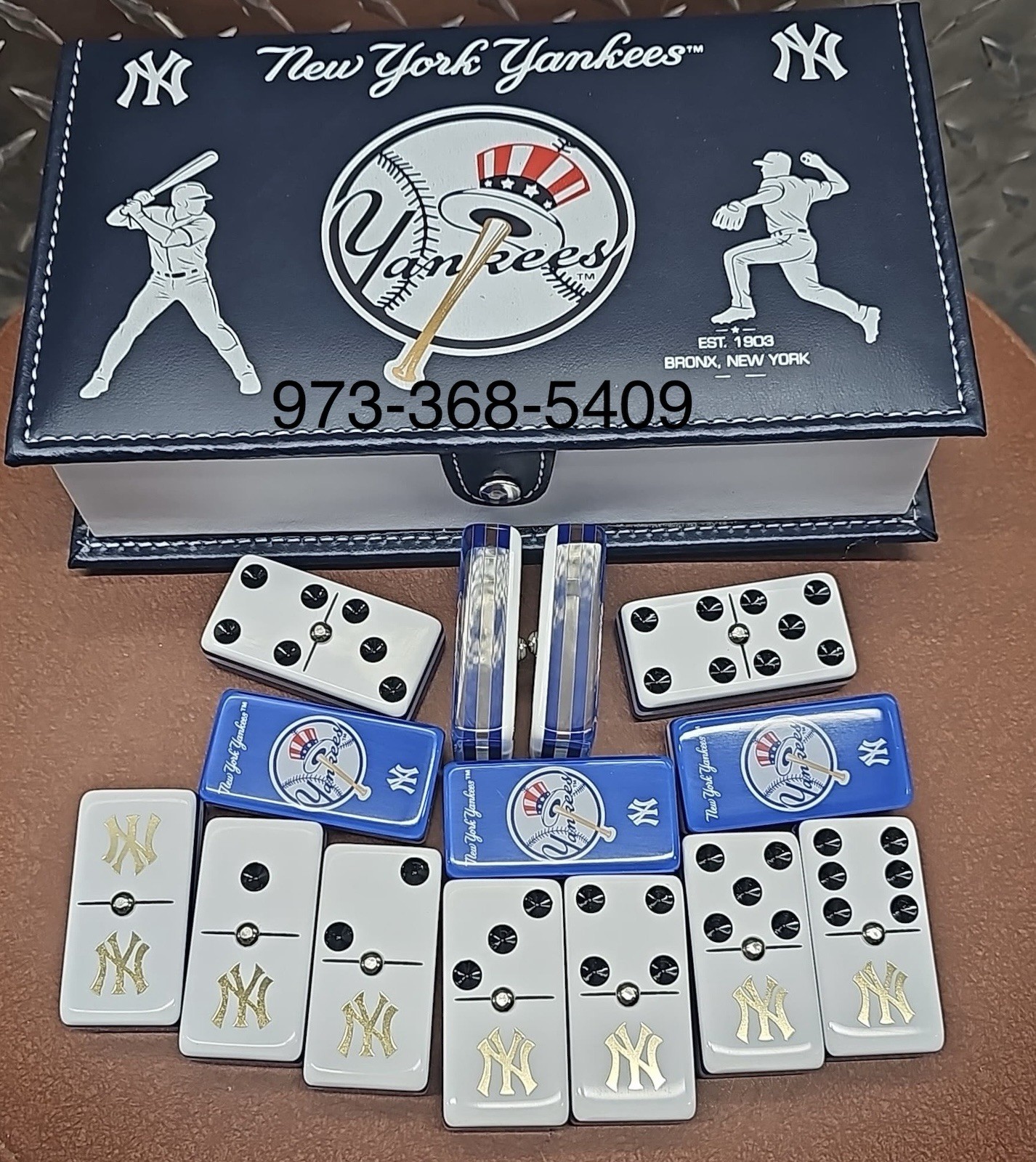 Jumbo Yankees Domino Doble Six With Lather Case New In The Box Jumbo Yankees Domino Doble Six With Lather Case New In The Box