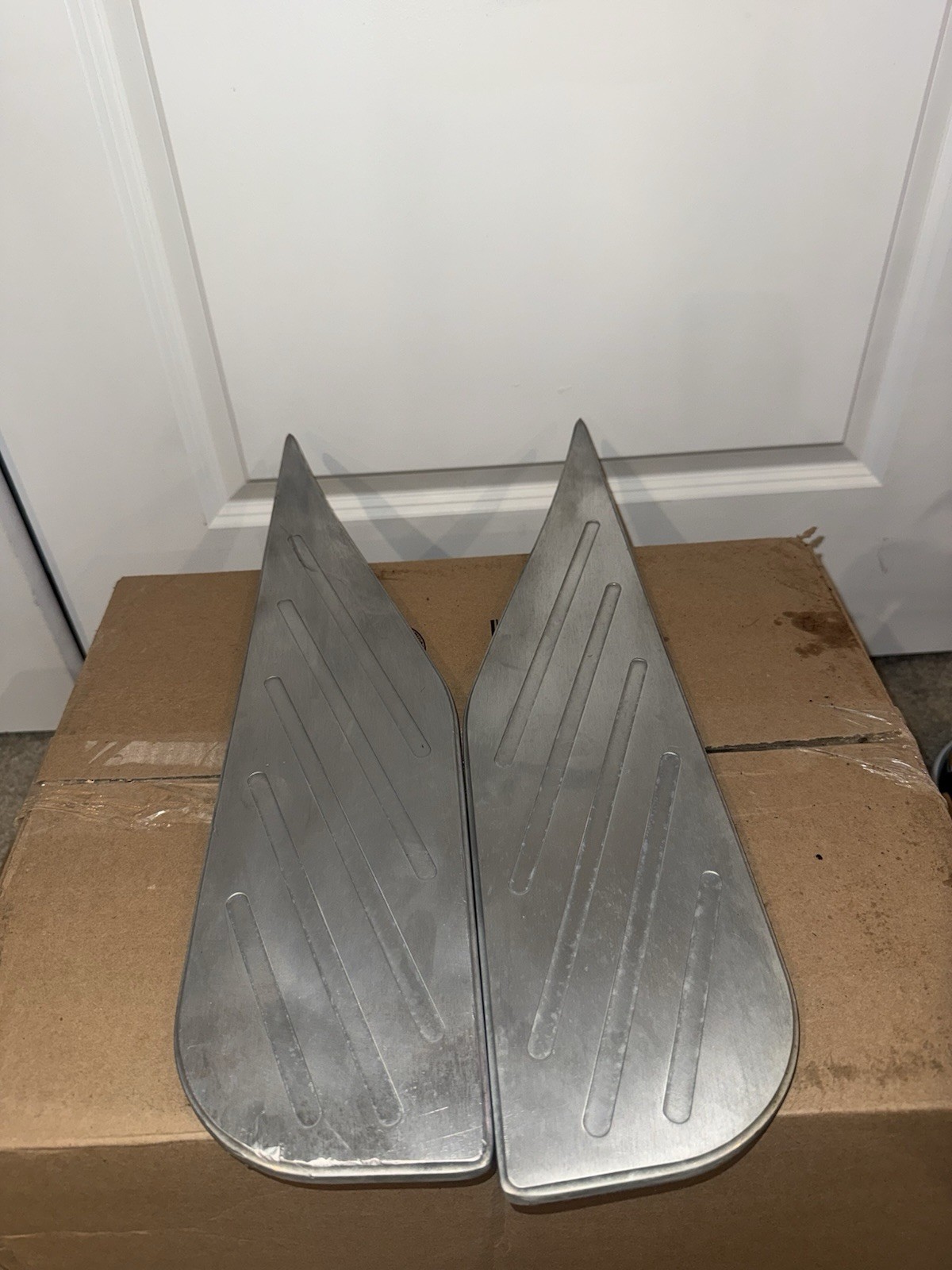 1988 - 1998 C/K Series Stepside Rear Billet Step Pads Pair ULTRA RARE 🔥 ✨ 1988 - 1998 C/K Series Stepside Rear Billet Step Pads Pair ULTRA RARE 🔥 ✨