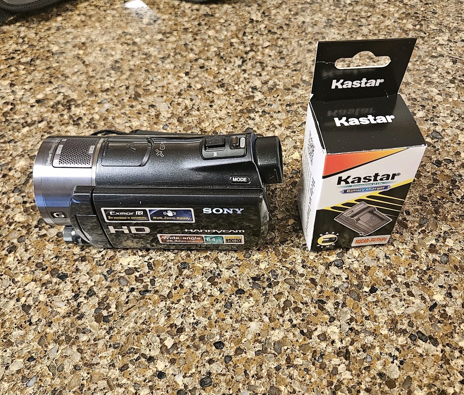 Sony Handycam HDR CX550V HD Camcorder 64GB Full HD 1080 10x Zoom Sony Handycam HDR CX550V HD Camcorder 64GB Full HD 1080 10x Zoom
