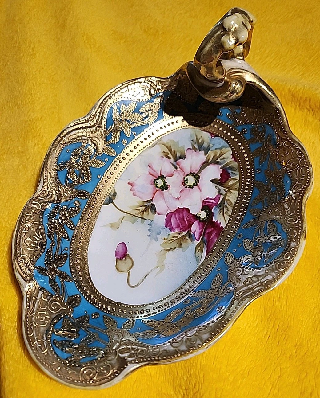 Old Noritake Antique One-Handed Candy Dish, Gold Trim, Unused Condition Old Noritake Antique One-Handed Candy Dish, Gold Trim, Unused Condition
