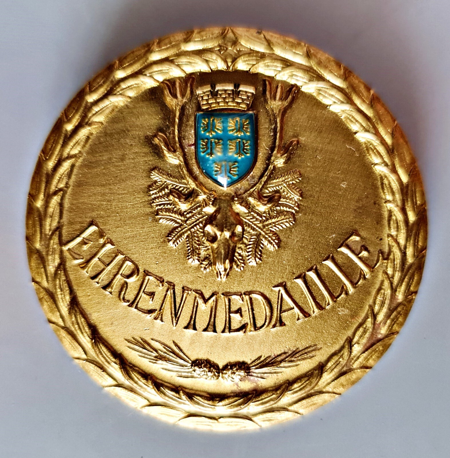 RARE VINTAGE AUTHENTIC LOWER AUSTRIA NIEDEROSTERREICH HUNTING HONOR GILDED MEDAL