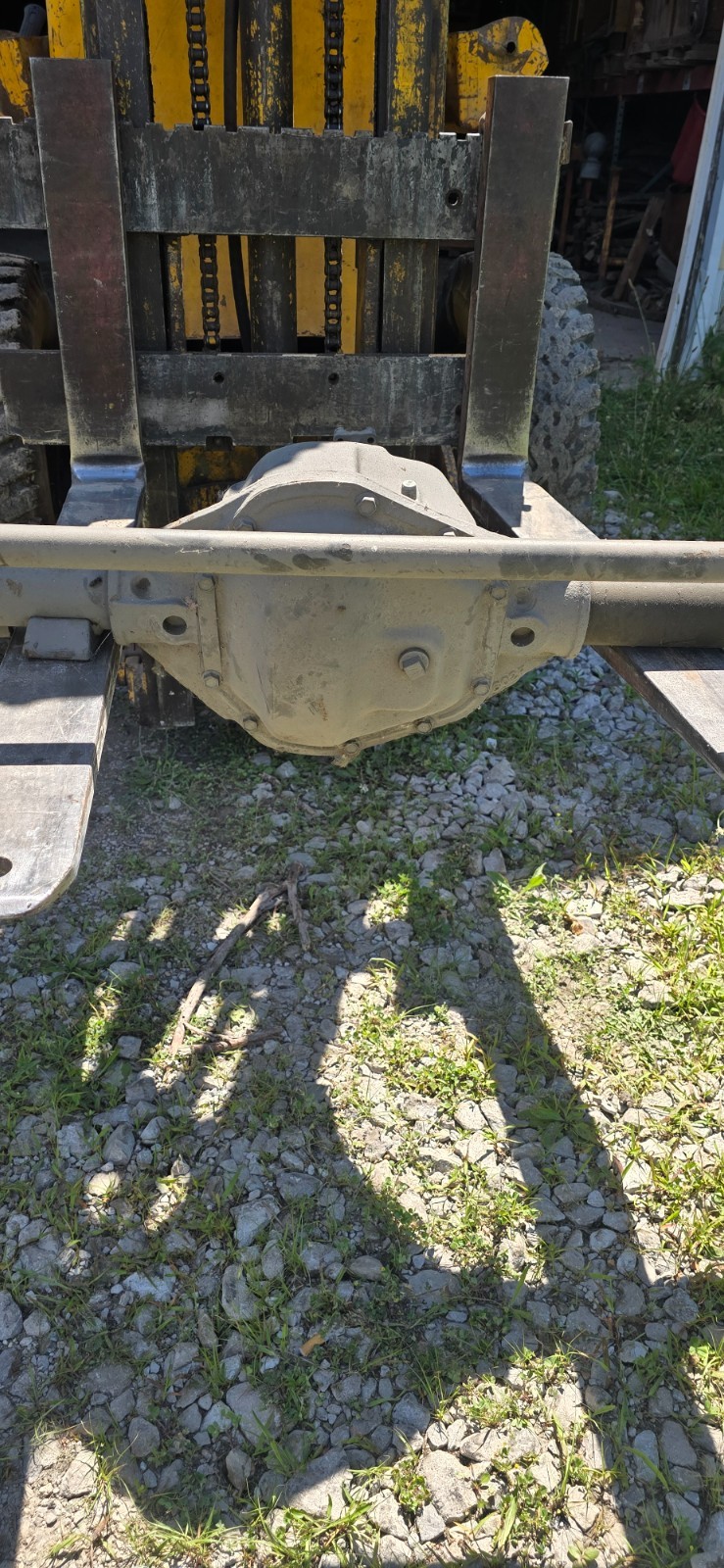 front m715 dana 60 nos axle complete.