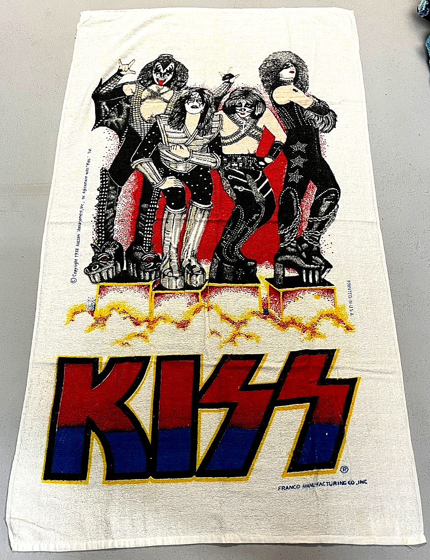 KISS - Towel - Love Gun On Cubes artwork 1978 Franco Vintage Official Ace Aucoin