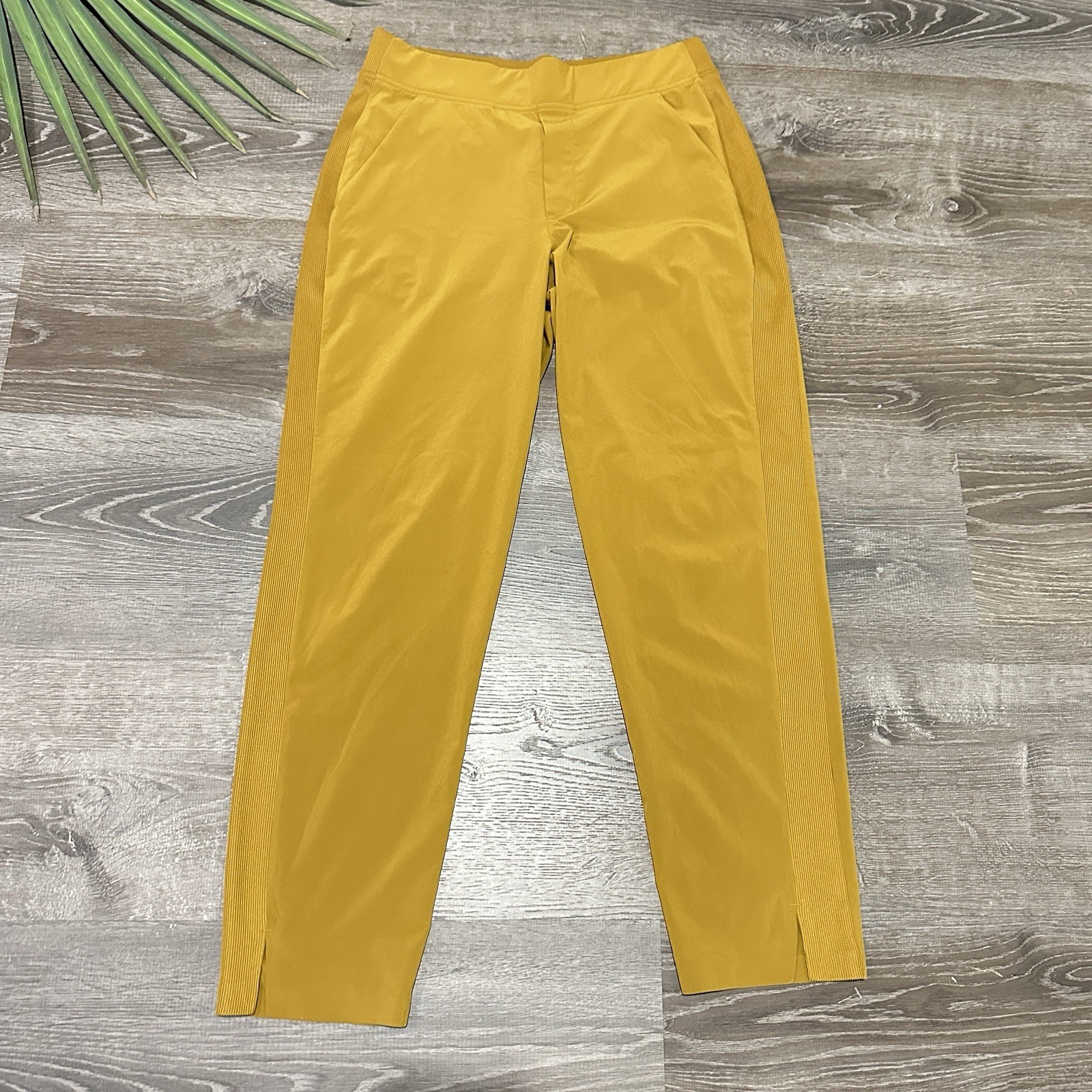 Athleta Brooklyn Midrise Utility Pant Womens 6 Yellow Mustard Gold Ankle Casual