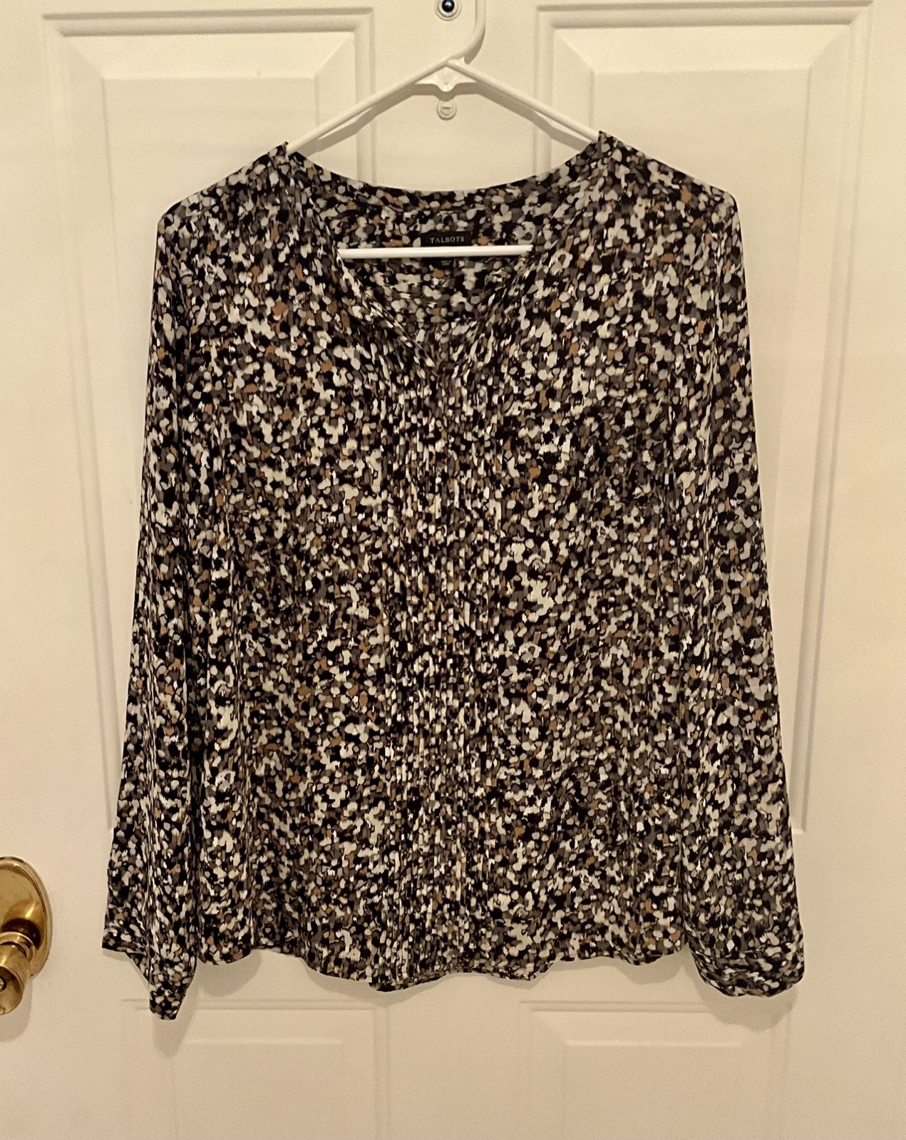 Talbots Multicolor Abstract Pintucked LSl Career Blouse, SZ MED, EUC